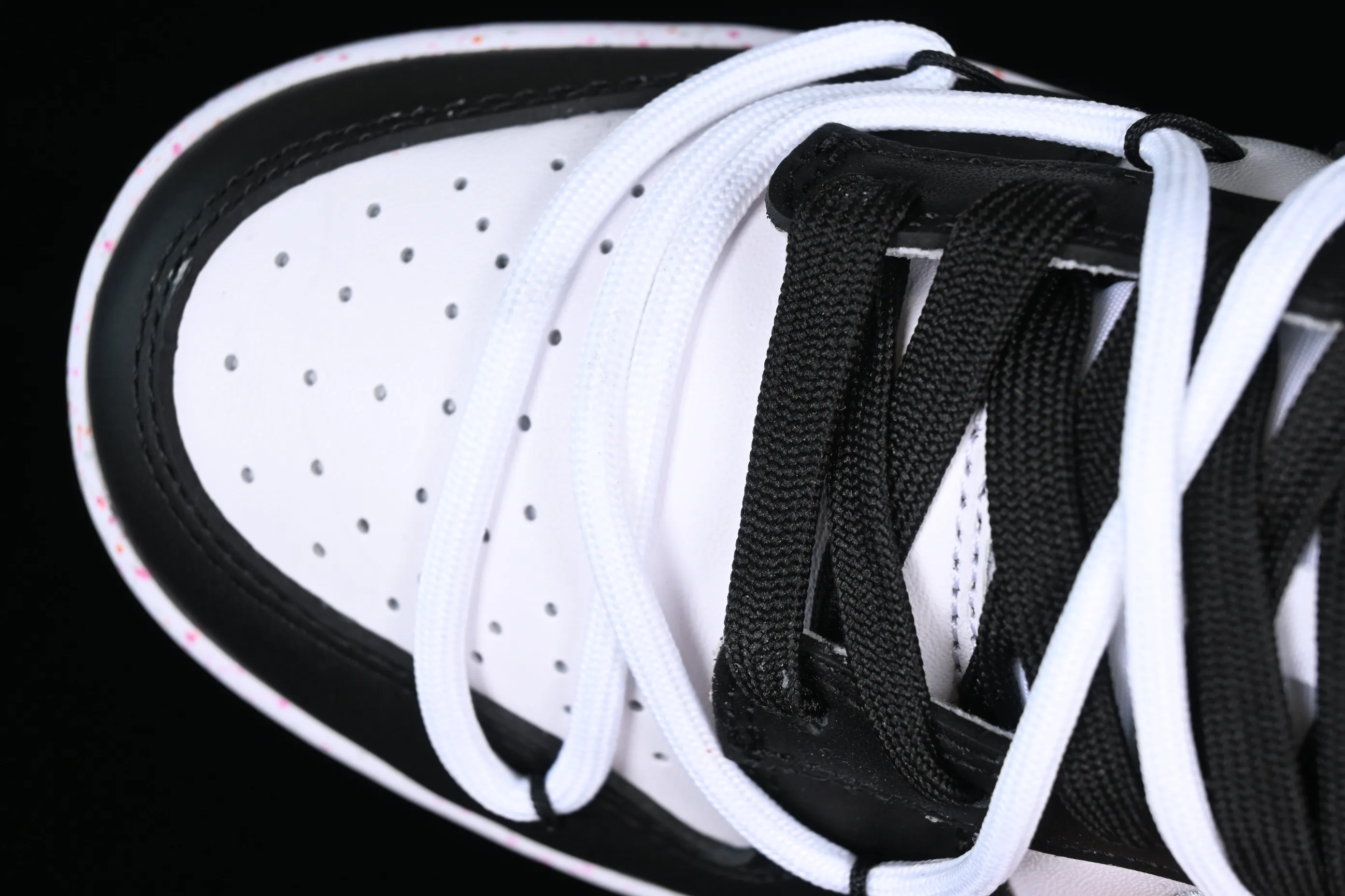 All Categories Nk SB Dunk Series Nk SB Dunk Low Low-top sneakers Gift box version Nk Dunk Low "Multi Color" Vibrant three hooks Customized version of deconstructed strap casual sneakers FD4623-131